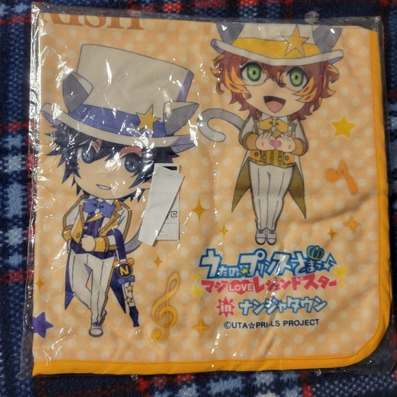 Uta no Prince-sama STARISH Cute Chibi White Tuxedo Cats Yellow Tapestry Throw - Picture 1 of 5
